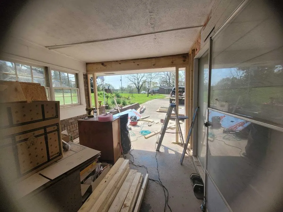 Air movers and dehumidifier for Water Mitigation Services in Salem